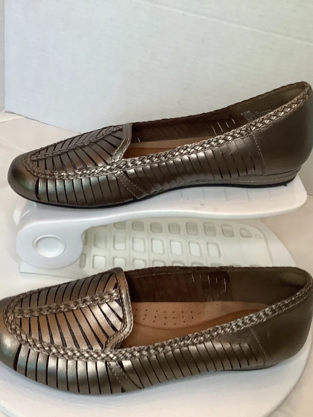 EUC RockPort‎ Bronze Cob Hill Collection sz.8.5 flats leather